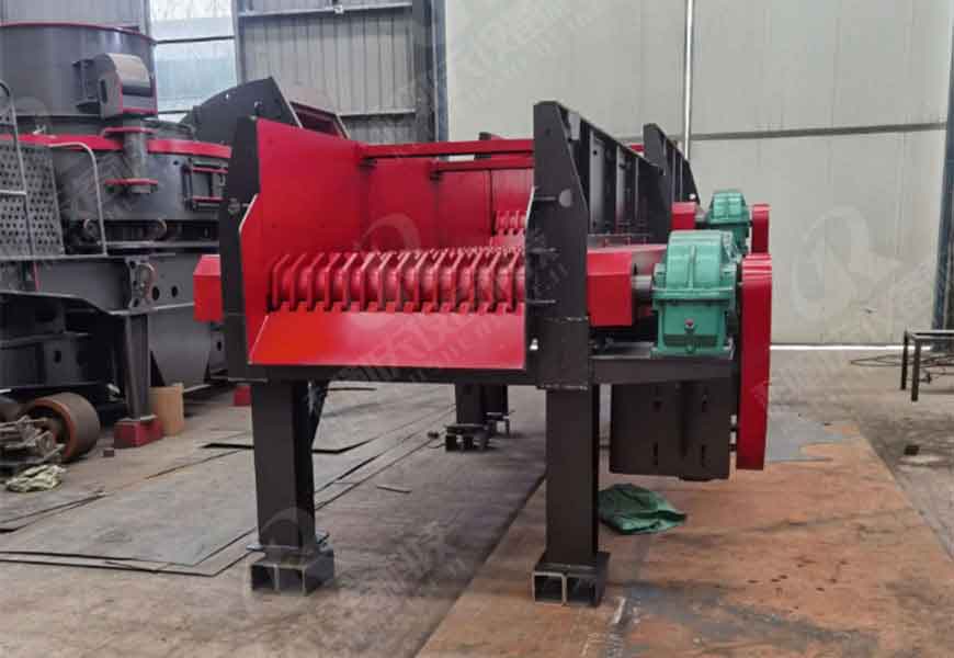 Mud and stone separator